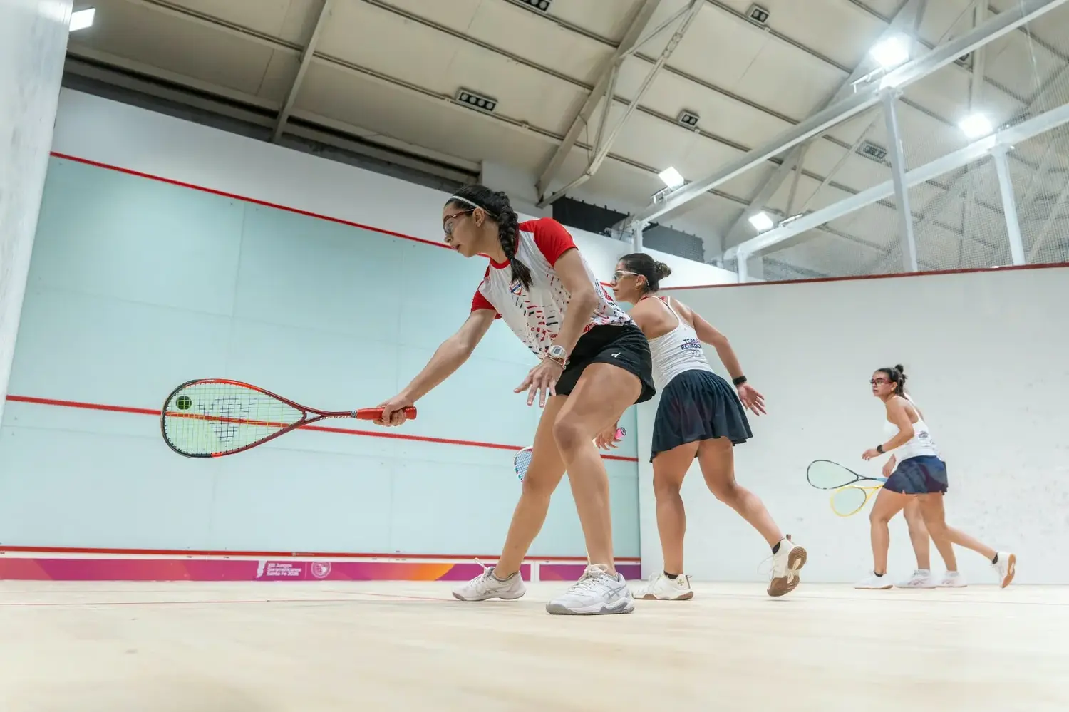 Squash en los Juegos: la historia de superación de los bolivianos Andrea Fuertes y Cristhiam Roldán