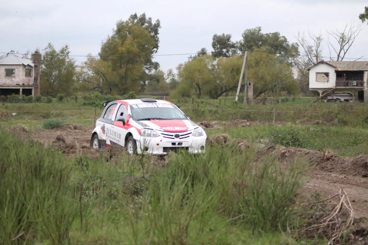 Alistan los caminos de Gualeguay para la apertura del Rally Provincial