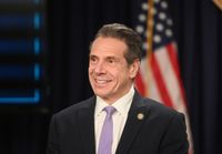 El gobernador de Nueva York anunció su renuncia, tras once denuncias por acoso