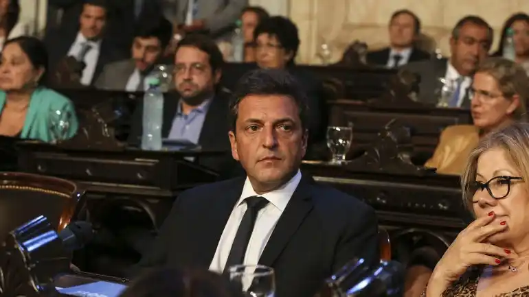 Massa: "Es una vergüenza, el PRO y el FPV solo se juntan para aumentarse los sueldos"