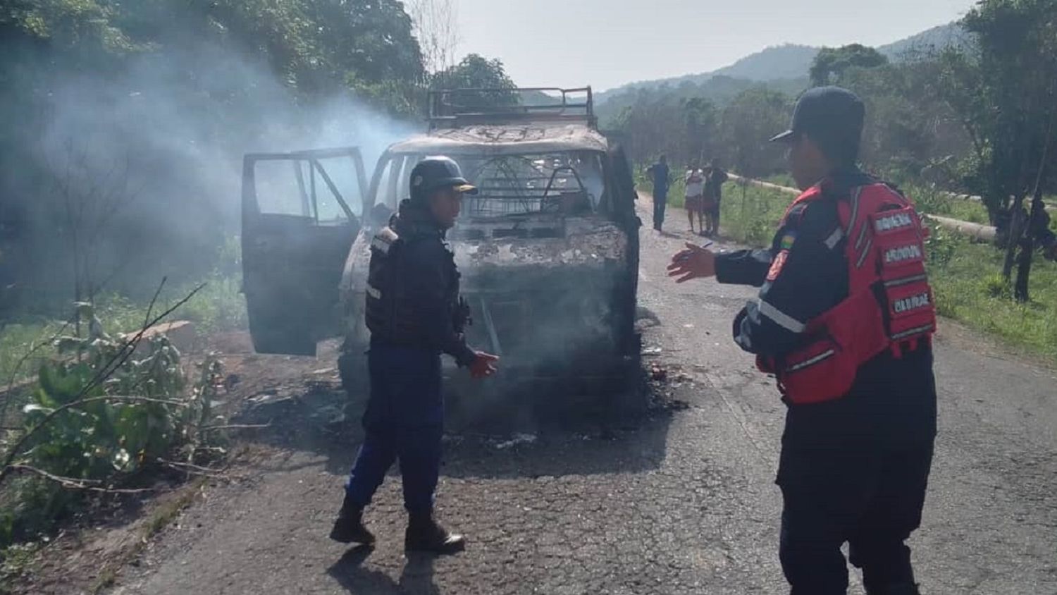 ¡TRAGEDIA EN ORIENTE! Incendio de una buseta causa 2 muertos y 6 heridos