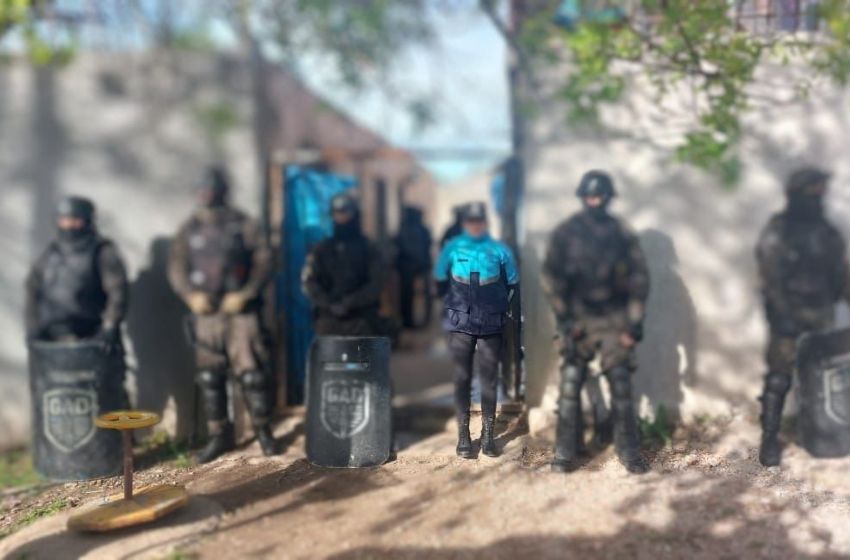 Atraparon al sujeto que le gatilló dos veces a una maestra