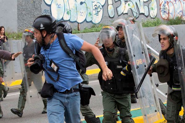 INFORME SOMBRA: 642 alertas de abuso y censura del régimen contra la prensa en Venezuela