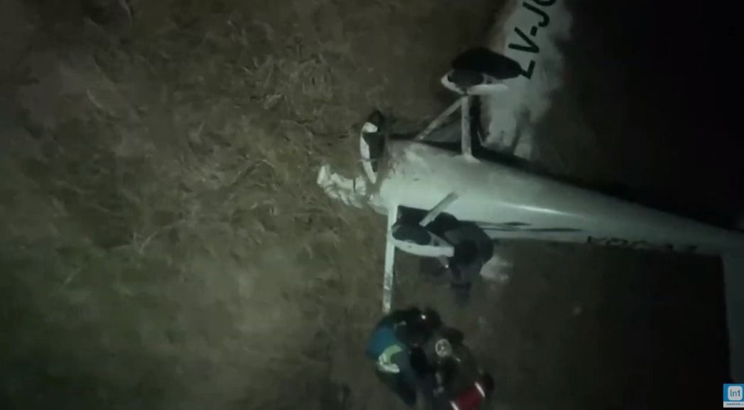 Dramático rescate en Ramallo: El motor del avión falló y aterrizaron de emergencia sobre la costa del río Paraná