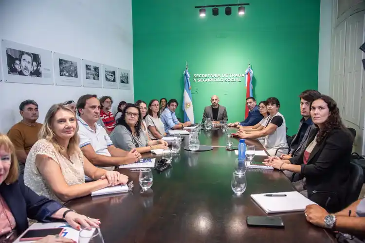 Docentes rechazaron la oferta salarial y exigen una propuesta “remunerativa y bonificable”