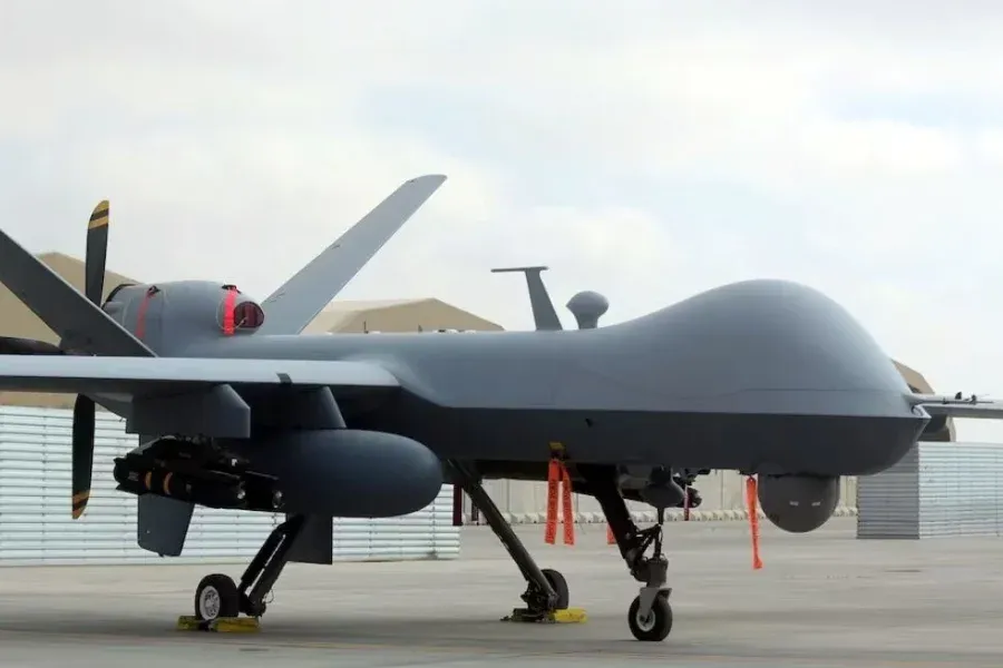 Un dron militar controlado por inteligencia artificial "asesinó" a su operador en un simulacro de prueba