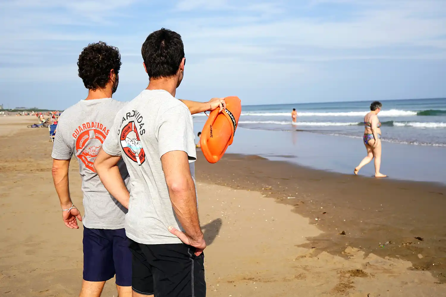 En marcha. Los guardavidas ya controlan las playas