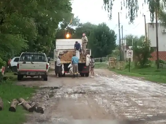 Lo que dejó el temporal: 2 familias evacuadas y 5 autoevacuadas, y más de 110 personas involucradas en el operativo