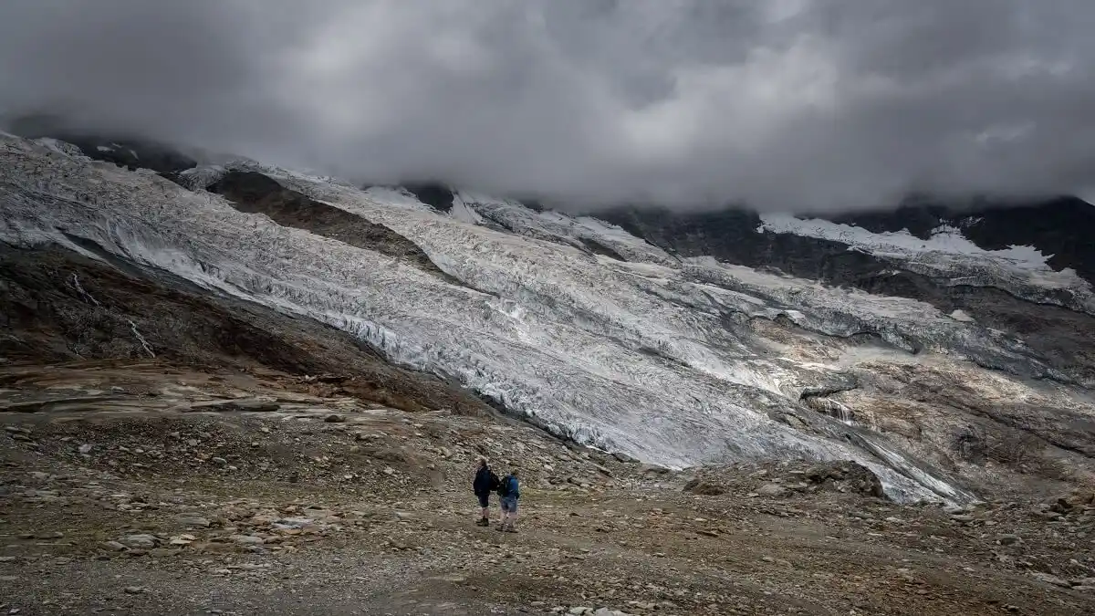 DESHIELO DE GLACIARES arruina rutas legendarias en los Alpes