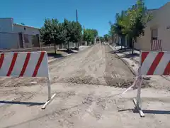 Avanza la pavimentación en calle Halkett y Rocamora