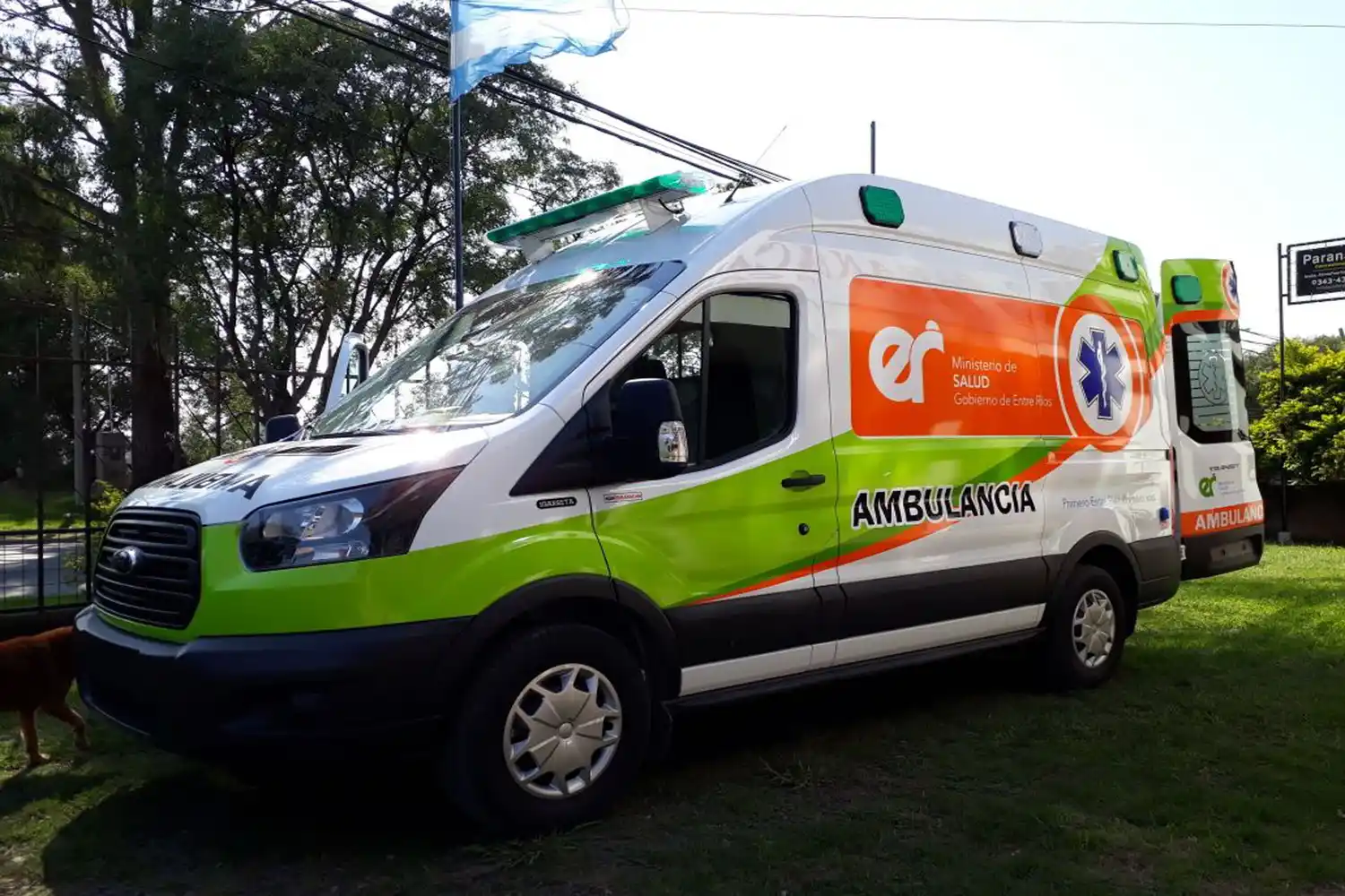 Llegó la primera de las 20 ambulancias nuevas que compró la Gobernación