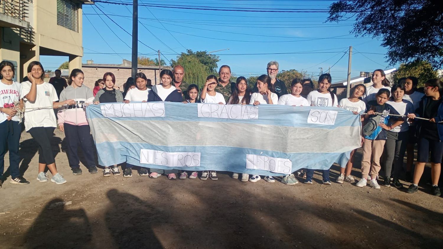 imagen Venado rindió homenaje a los héroes de Malvinas con una emotiva jornada escolar