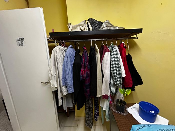 Mirta Rodriguez - Integrante de la comisión vecinal Actualidad del barrio Villa Dominga  ropero solidario colecta juguetes bingo - 4