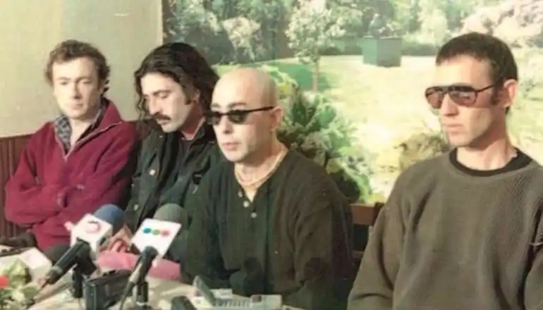 Desde ese escritorio brindaron la histórica conferencia de prensa