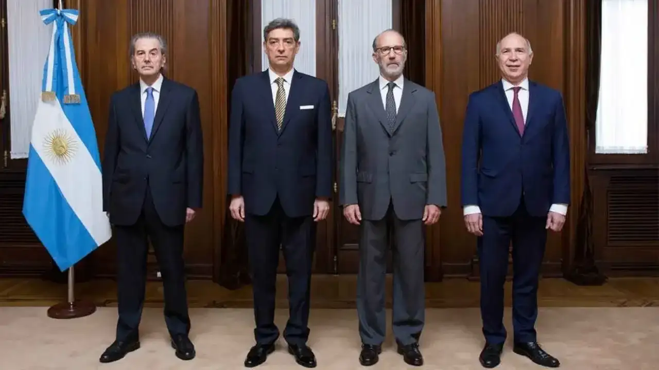 La Corte Suprema convoca a conjueces para definir el futuro de la Ley de Tierras