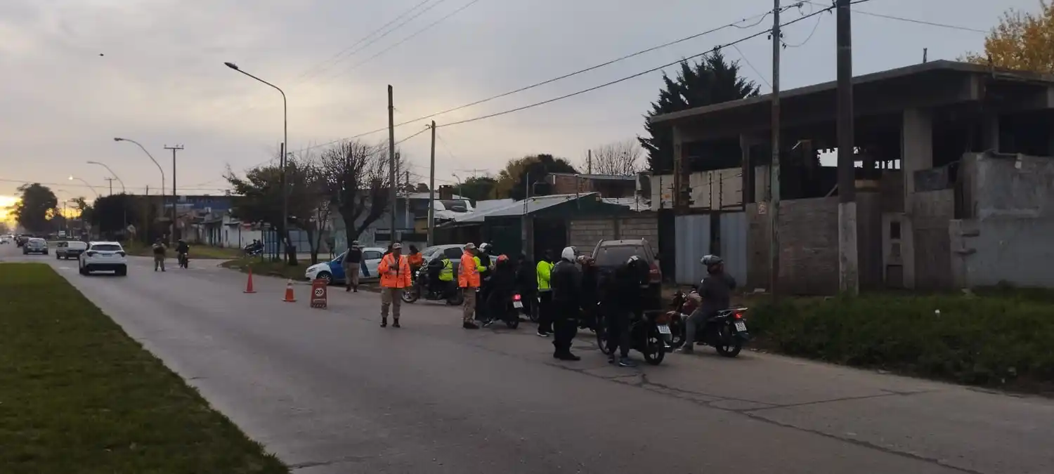 Operativos cerrojo en San Carlos y Monte Varela: secuestran una moto con pedido de captura