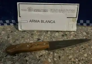 El cuchillo que portaba el sujeto que había intentado entrar a robar en un domicilio de calle Beaumont.