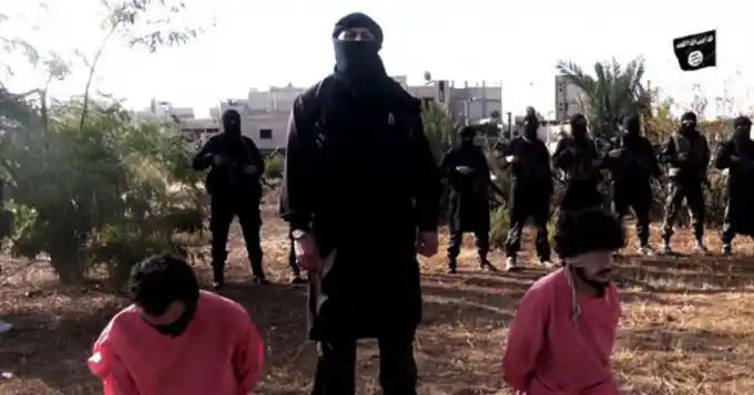 VIDEO: Sin límites, el ISIS hace explotar a rehenes a control remoto