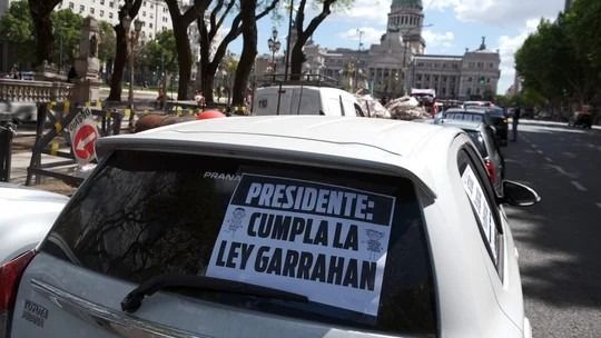 Trabajadores del Hospital Garrahan repudian la decisión de no aplicar la Ley de Emergencia Pediátrica.