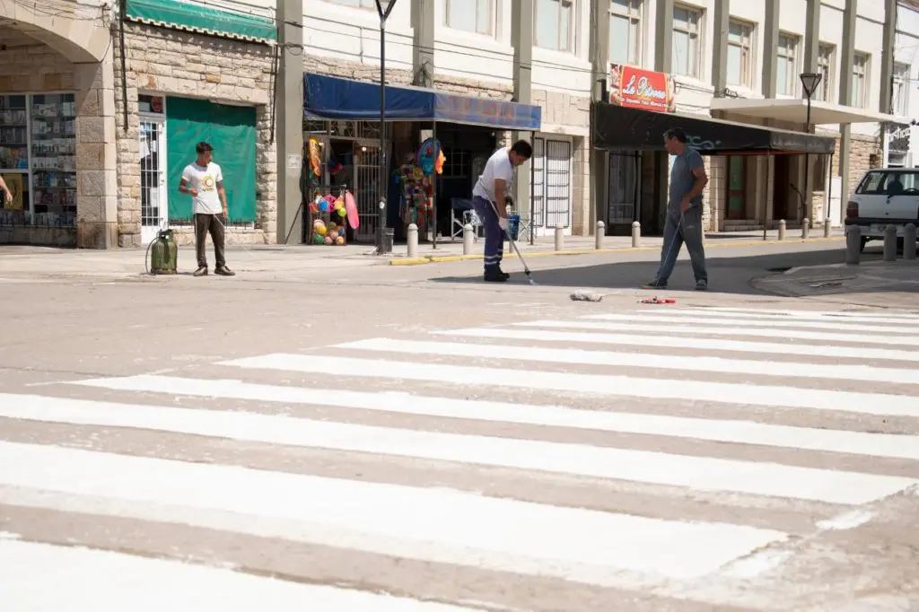 Realizan algunos trabajos para mejorar el sector de la playa