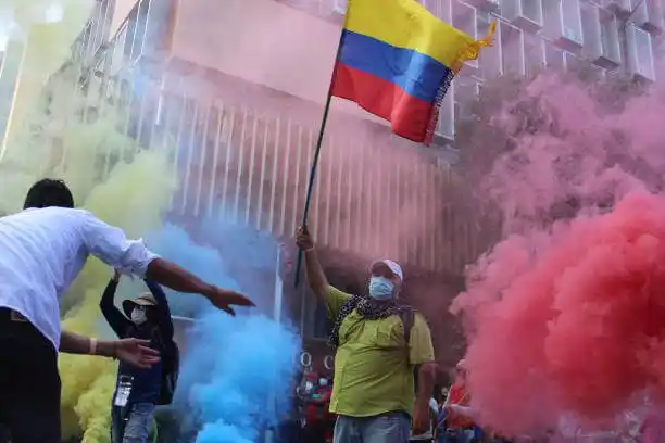 DISTURBIOS DE INDEPENDENCIA en Bogotá, Cali y Medellín