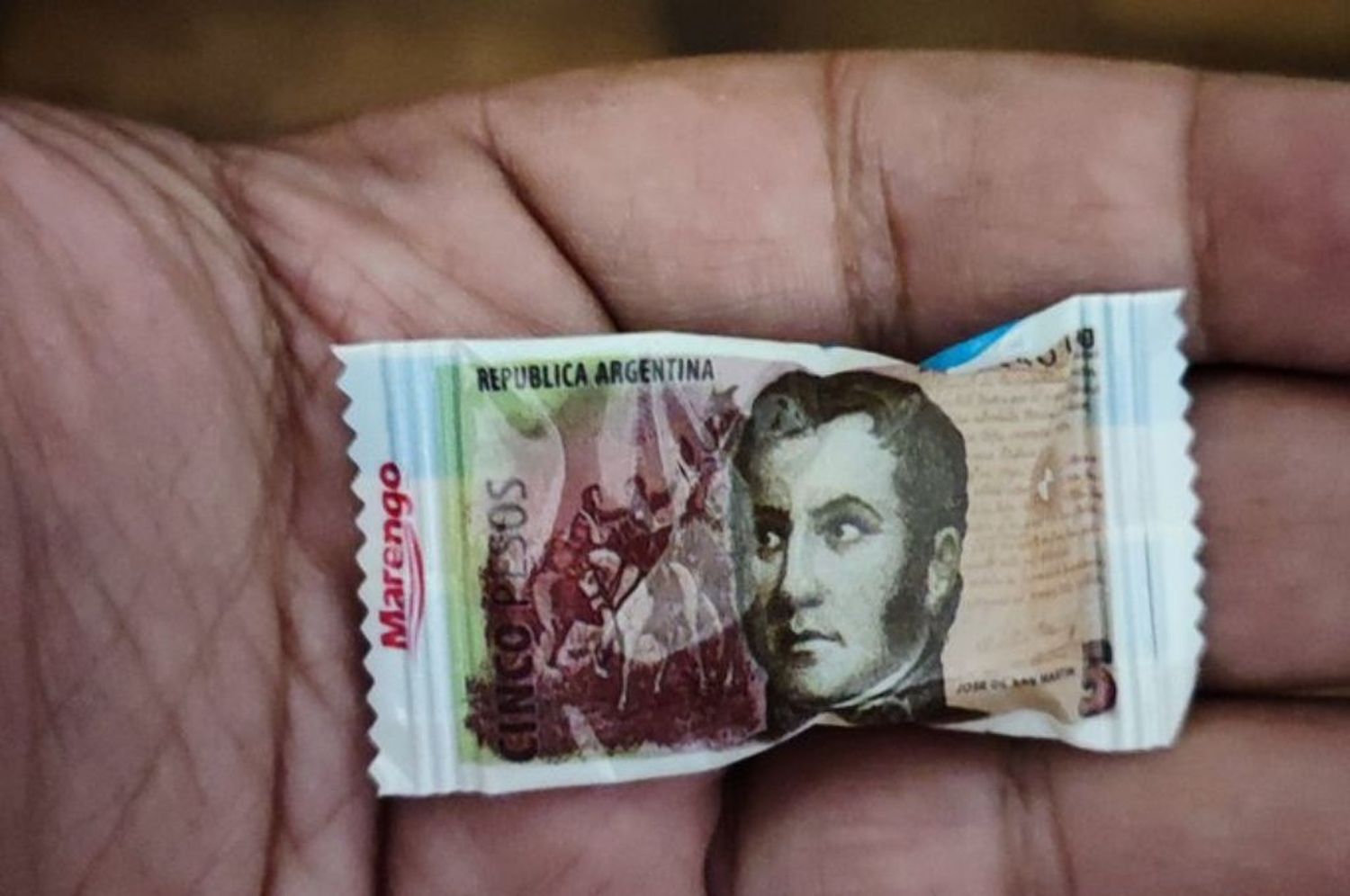 Ingenio argento: crearon un caramelo con la imagen del billete de $5