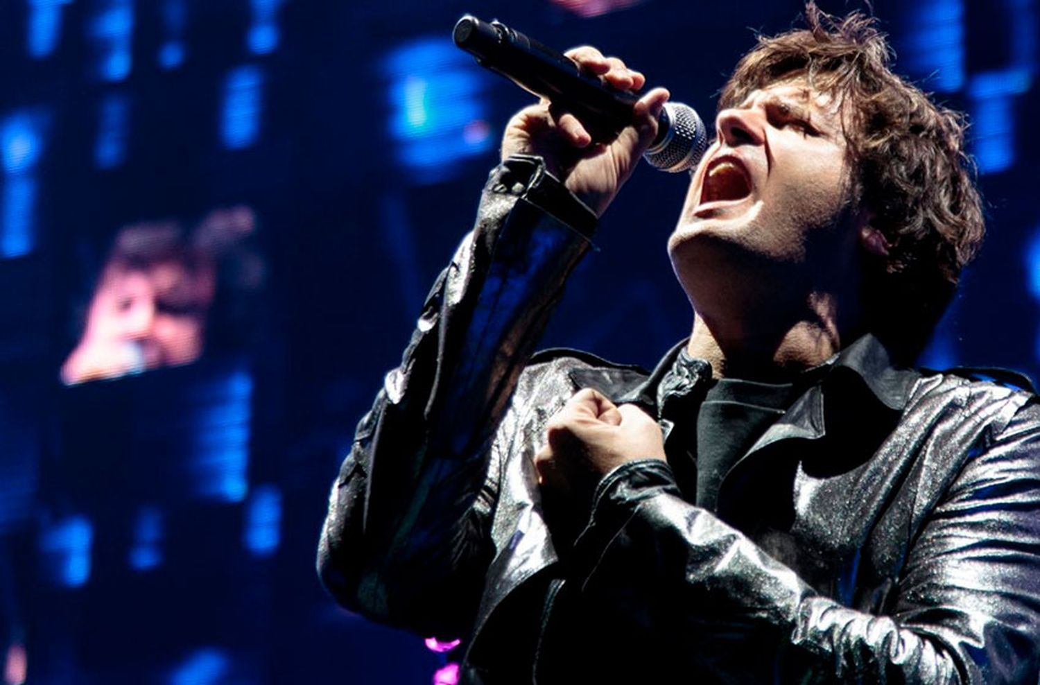 Ciro Martínez reversiona su historia musical en “Guerras (un viaje en el tiempo)”