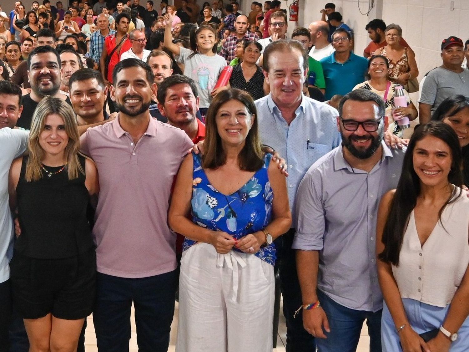 Clara García encabezó un multitudinario encuentro en las Toscas junto a Iván Sánchez, Alejandro Desslin, el senador Orfilio Marcón y los diputados Pablo Farías, Charo Mancini y Sergio Rojas.