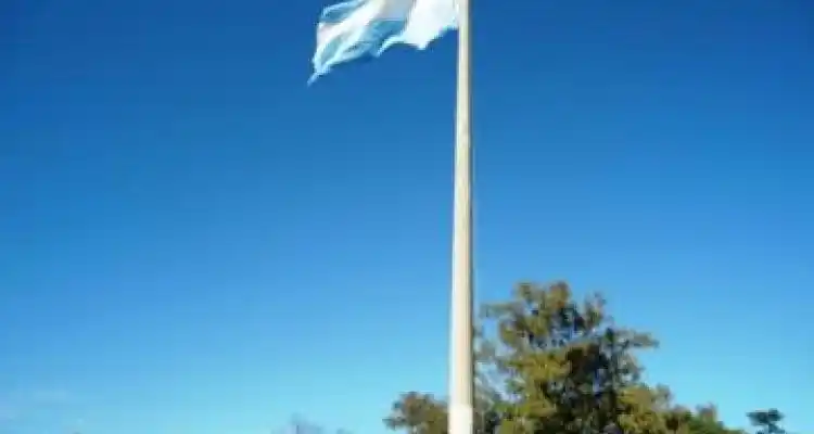Atada con alambre
