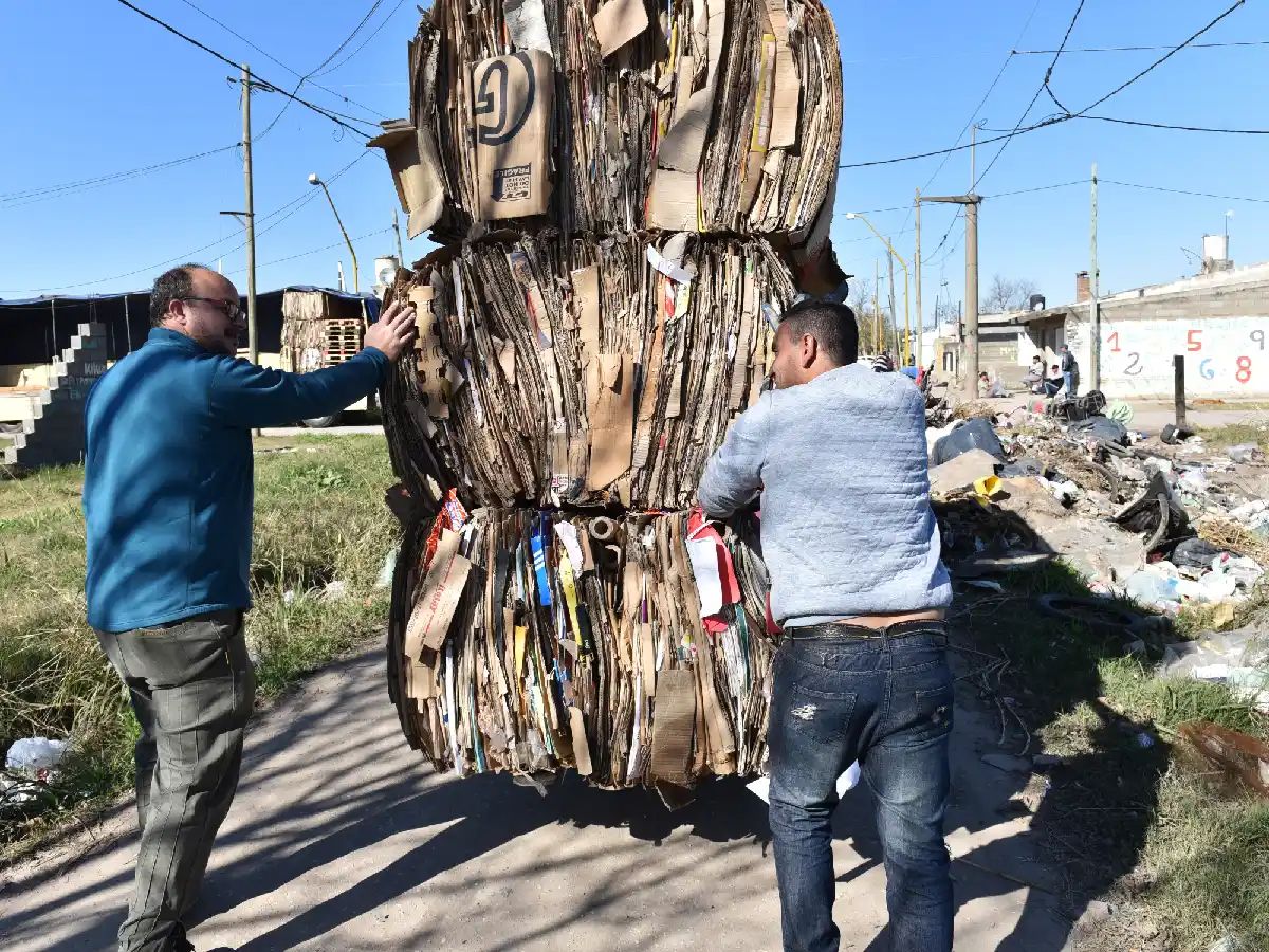 La cuarentena deja sin sustento a la familia de los cartoneros 