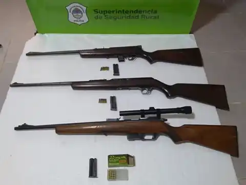 La policía halló tres armas largas en el interior de un tractor