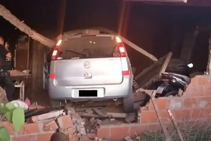 Estaba alcoholizado, incrustó su auto en una vivienda y mató a dos hermanos de 7 y 13 años mientras dormían