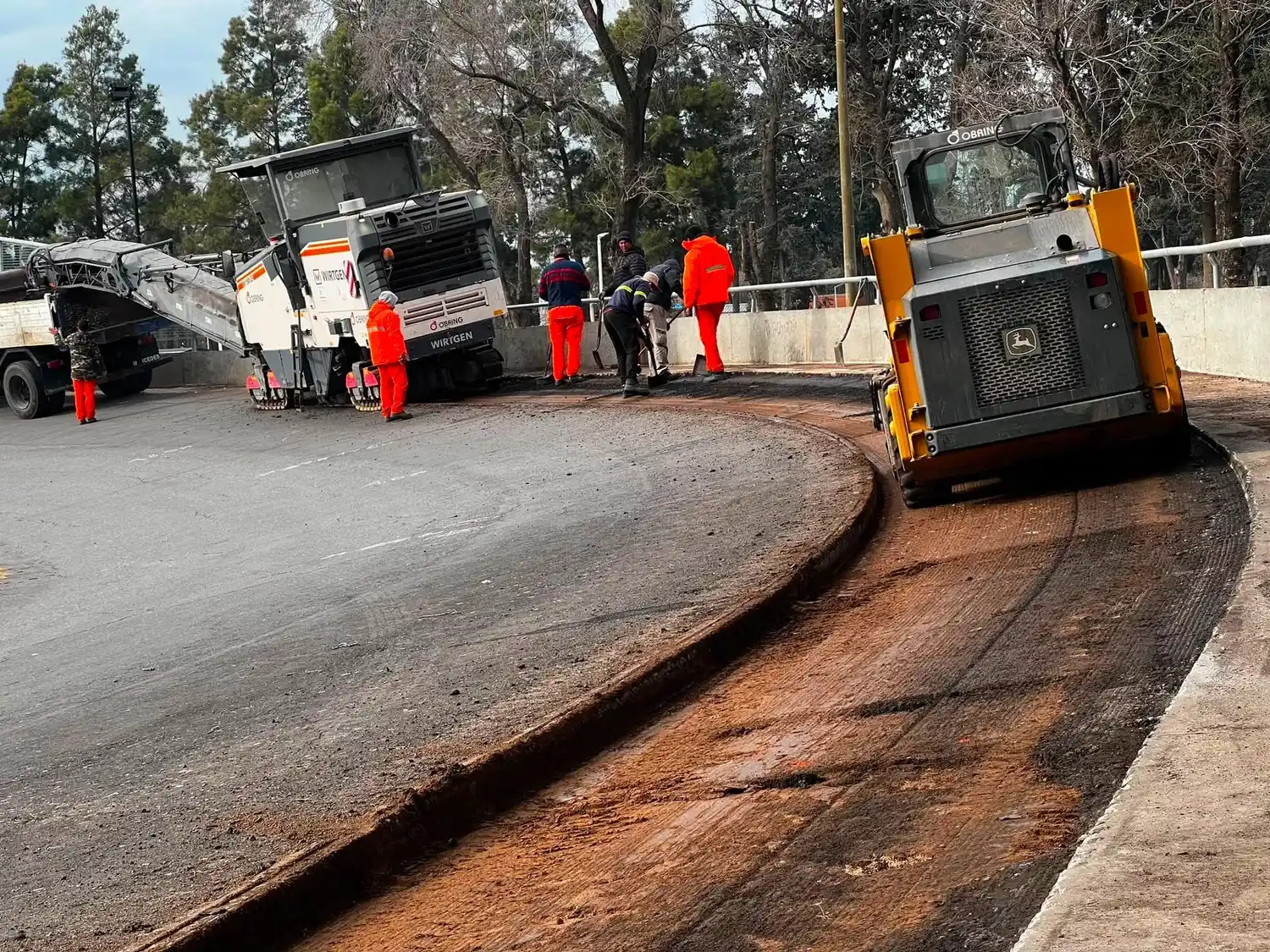 El ministro Lisandro Enrico destacó el inicio de los trabajos, que se conciliaron entre Provincia, Municipio y la Federación de Ciclismo. Foto: Gentileza