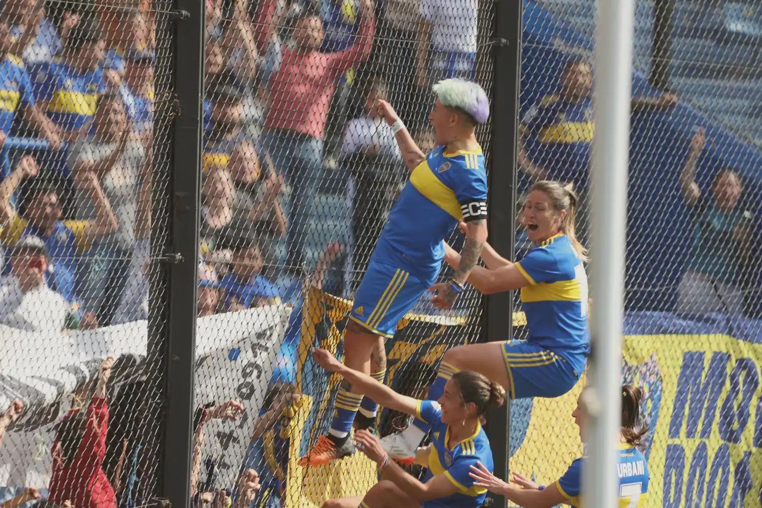Boca, con Huber, otra vez campeón femenino