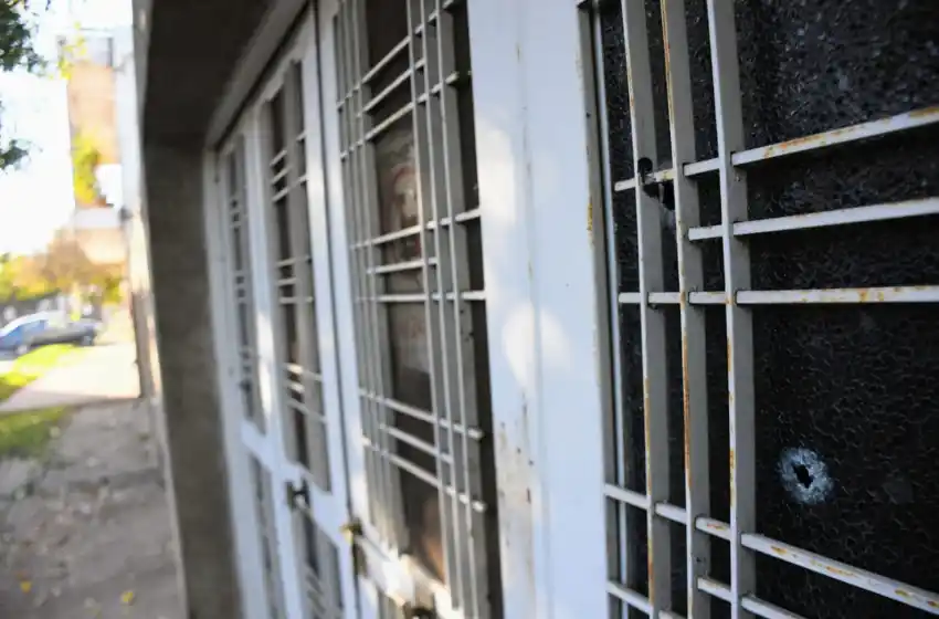 Balearon a un hombre en barrio Tiro Suizo, cerca de la verdulería donde asesinaron a Mauro Villamil