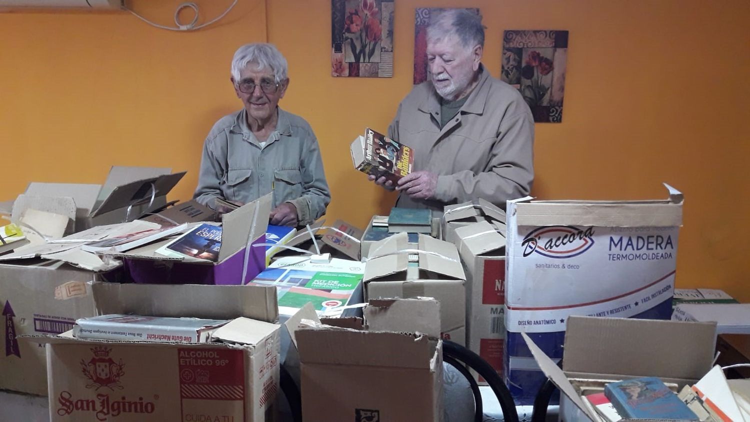 Una donación trajo otra y las bibliotecas se van enriqueciendo