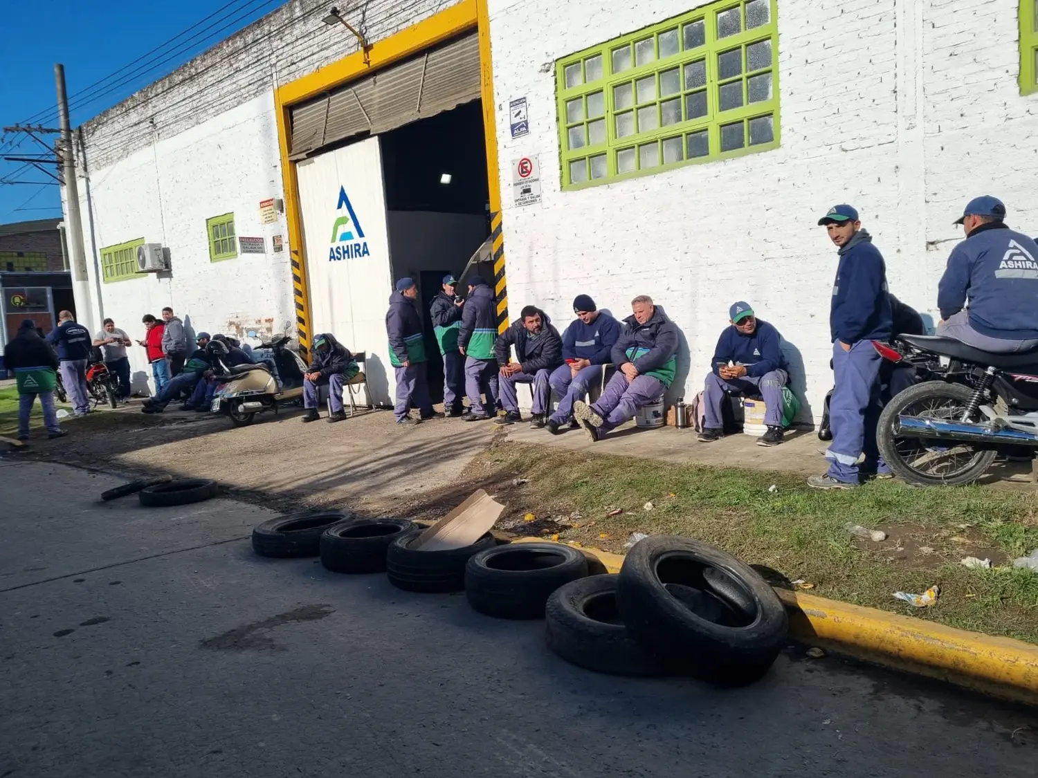 Lilí Berardi estuvo este jueves por la mañana con los trabajadores de la empresa. Foto: La Opinión.