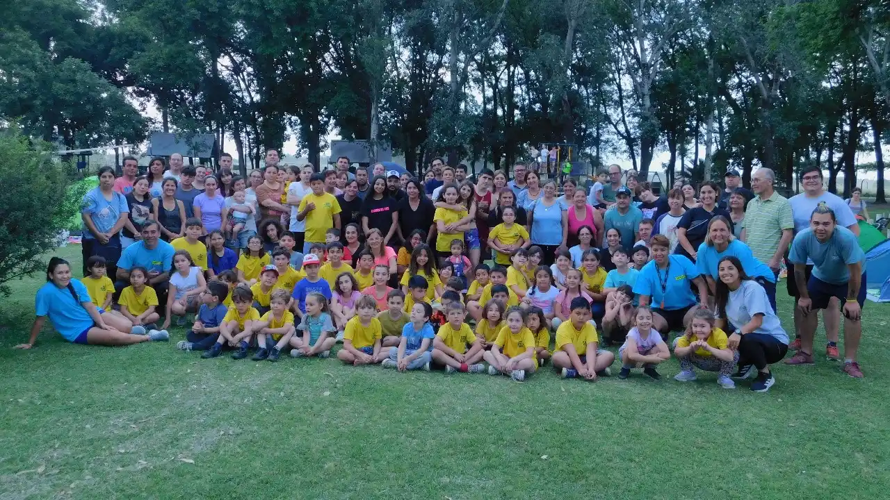 Familias, niños y profes en un gran cierre para esta propuesta municipal.