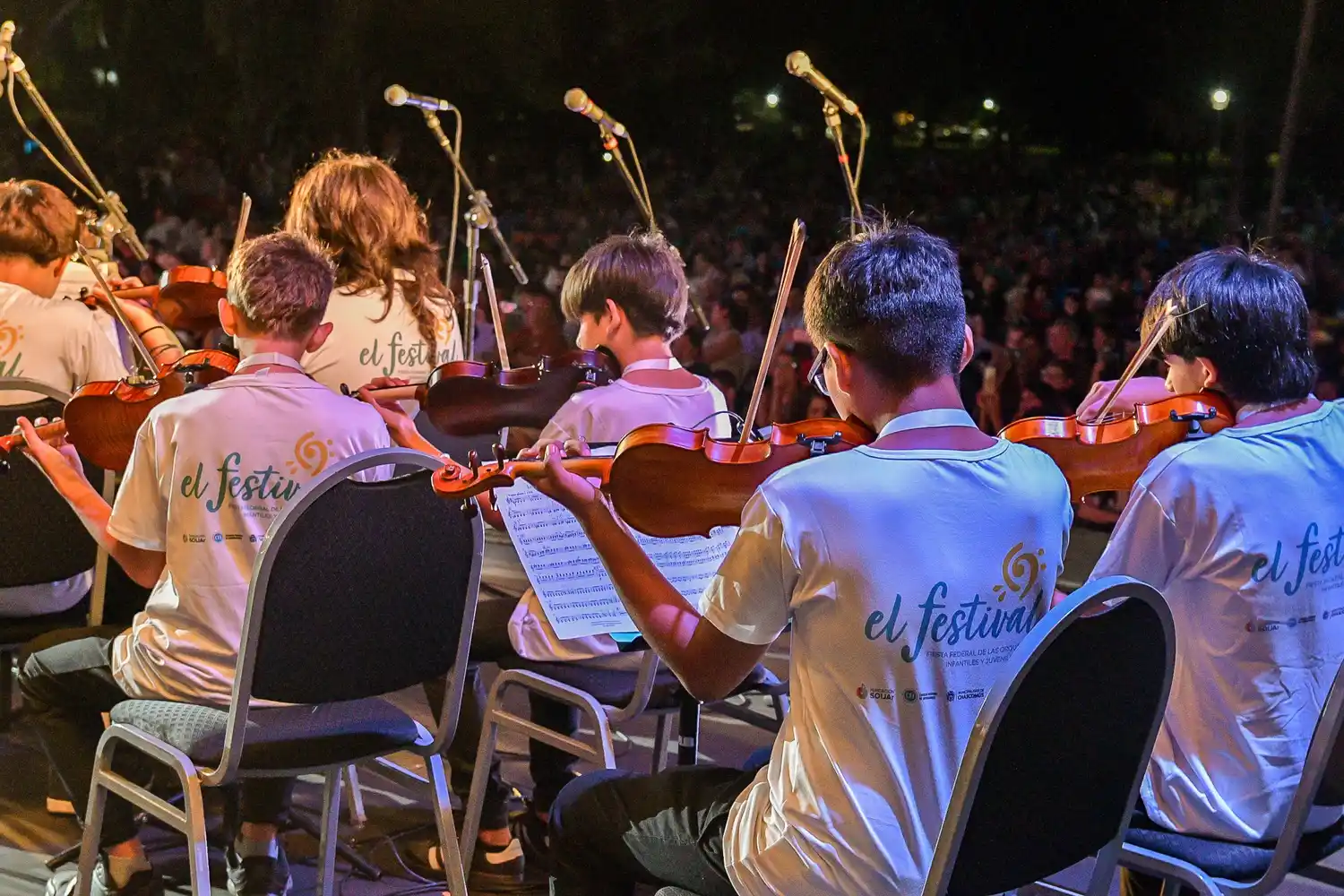 Chascomús cerró el Festival SOIJAr con una multitud frente a la laguna y una noche cargada de emoción