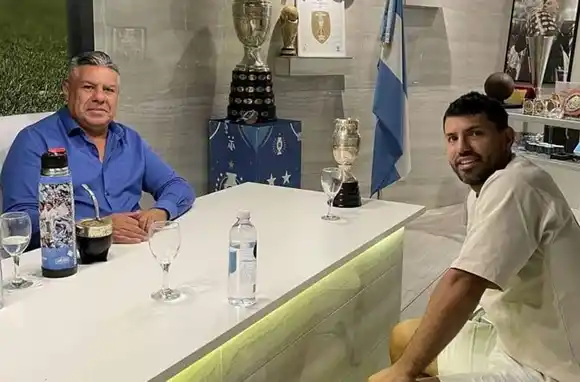 El Kun Agüero se reunió con Claudio Tapia: «Voy a ir al Mundial»