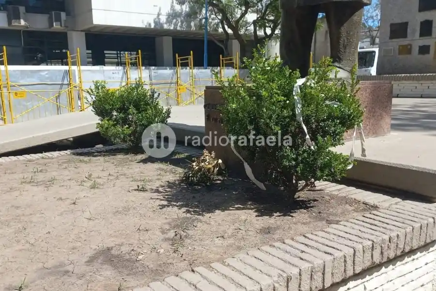 Lamentable imagen del monumento