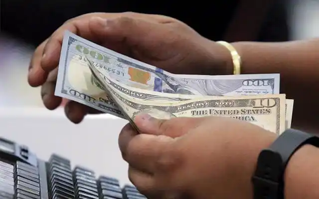 El dólar cerró la semana al borde de los $45 y marcó un nuevo máximo histórico
