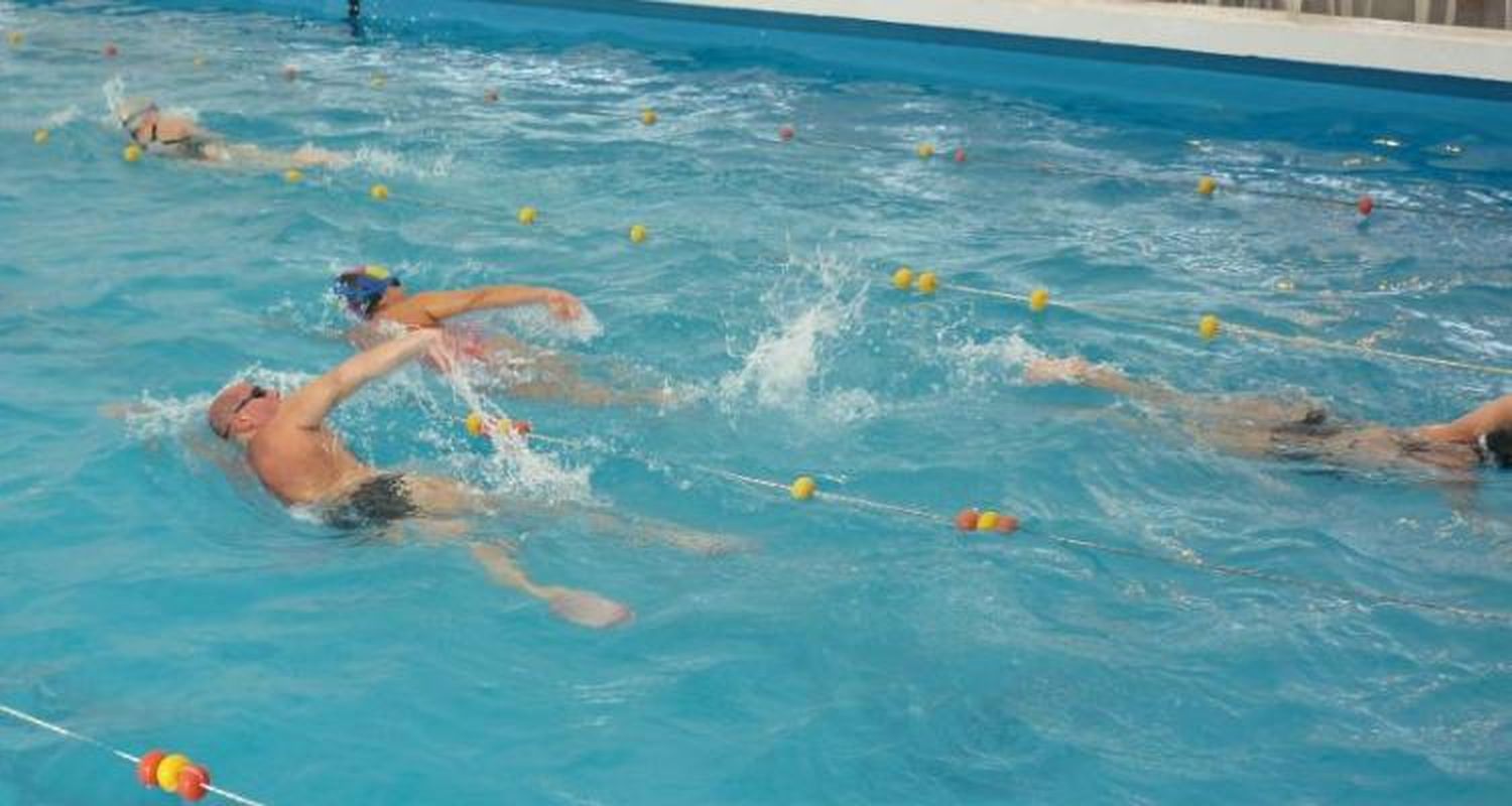 Extraordinaria jornada de natación en Pescadores