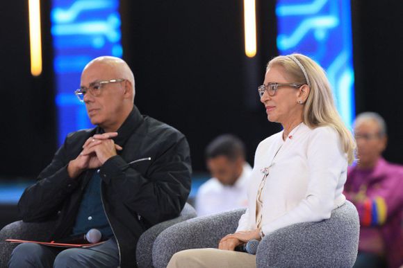 El oficialismo logró 256 de 285 diputados en la AN y aumentó sus votos: Rodríguez desmiente versiones de «abstención»