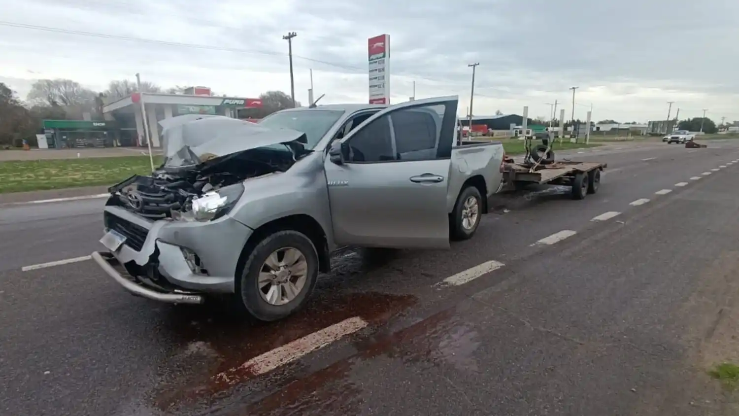 Así quedó el automóvil luego del impacto