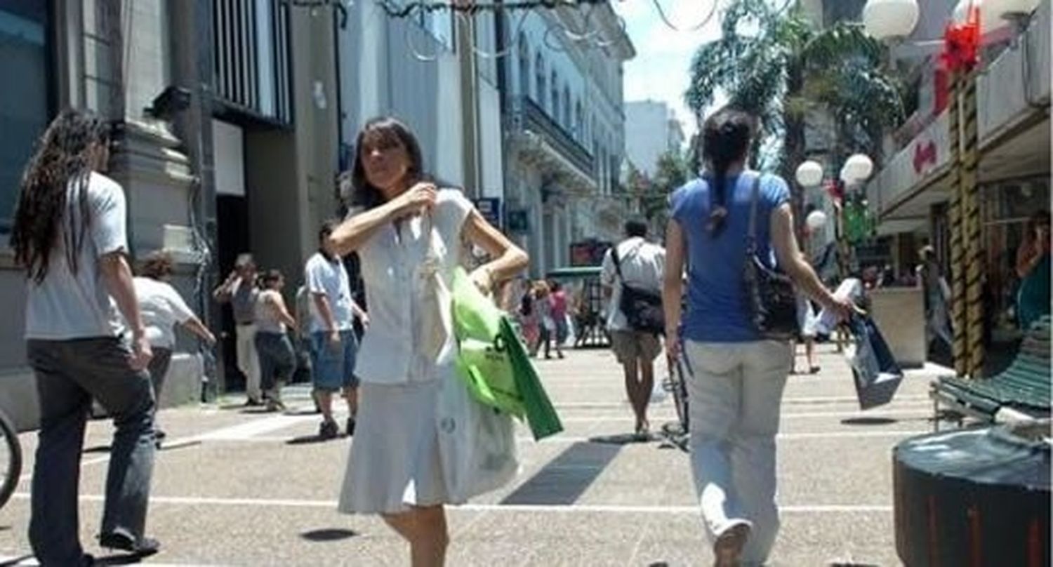 Habrá horario extendido y de corrido en la Peatonal