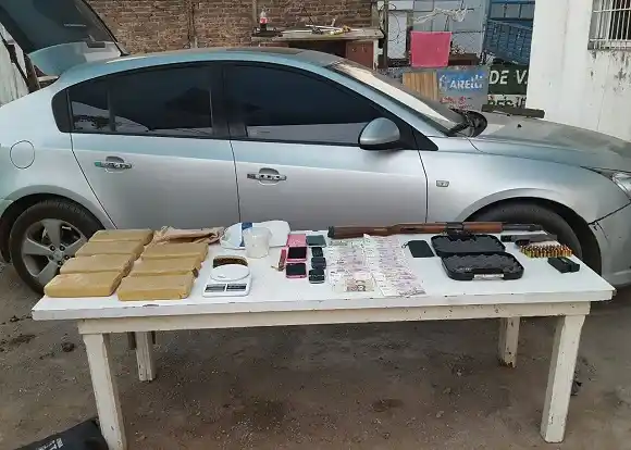 Malvinas Argentinas: Tres detenidos con más de 10 kilos de marihuana