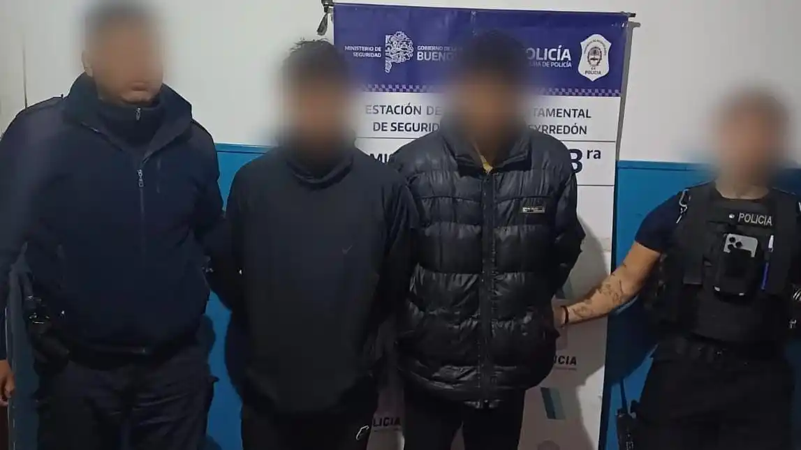 Previamente habían violentado la cerradura del conductor