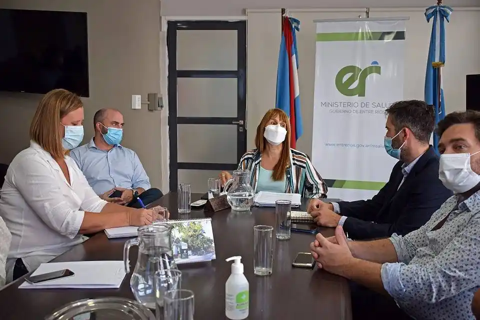 Salud y Educación planifican una agenda común para distintos ejes de cuidado integral