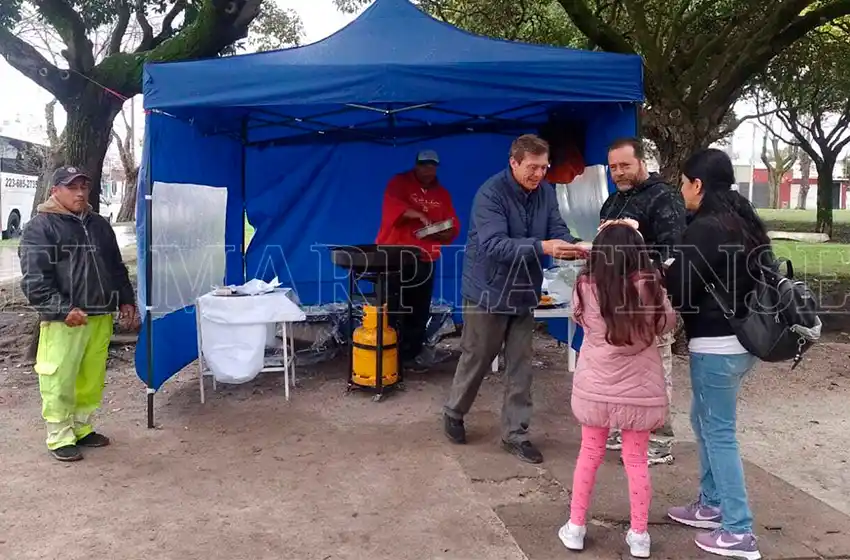 La Feria del Buen Vivir realizó una jornada solidaria por el 25 de Mayo